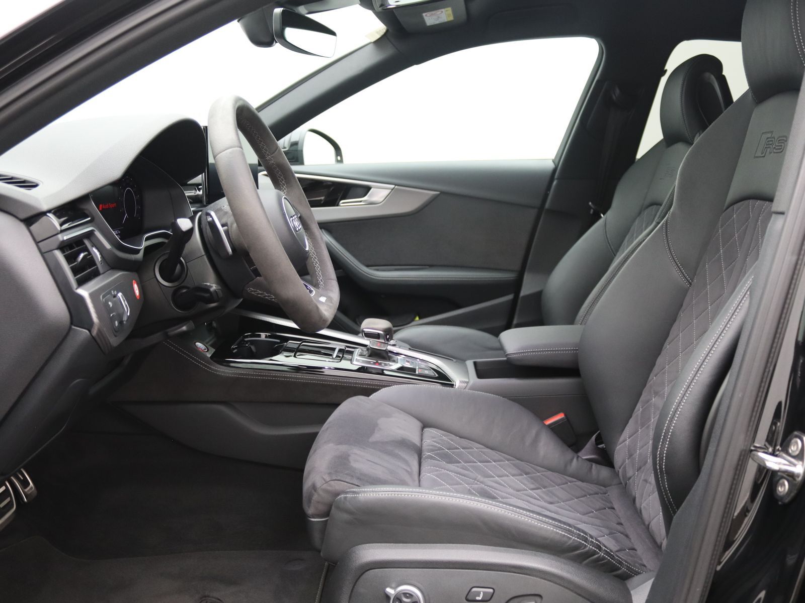 Audi RS4 - Bild 11