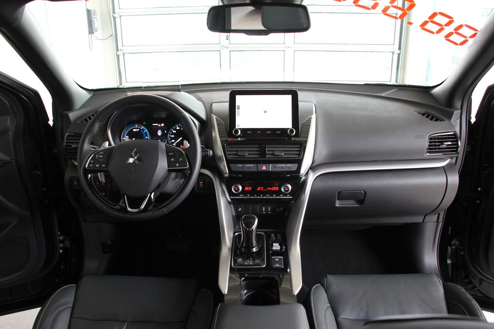 Fahrzeugabbildung Mitsubishi Eclipse Cross Top PHEV AHK
