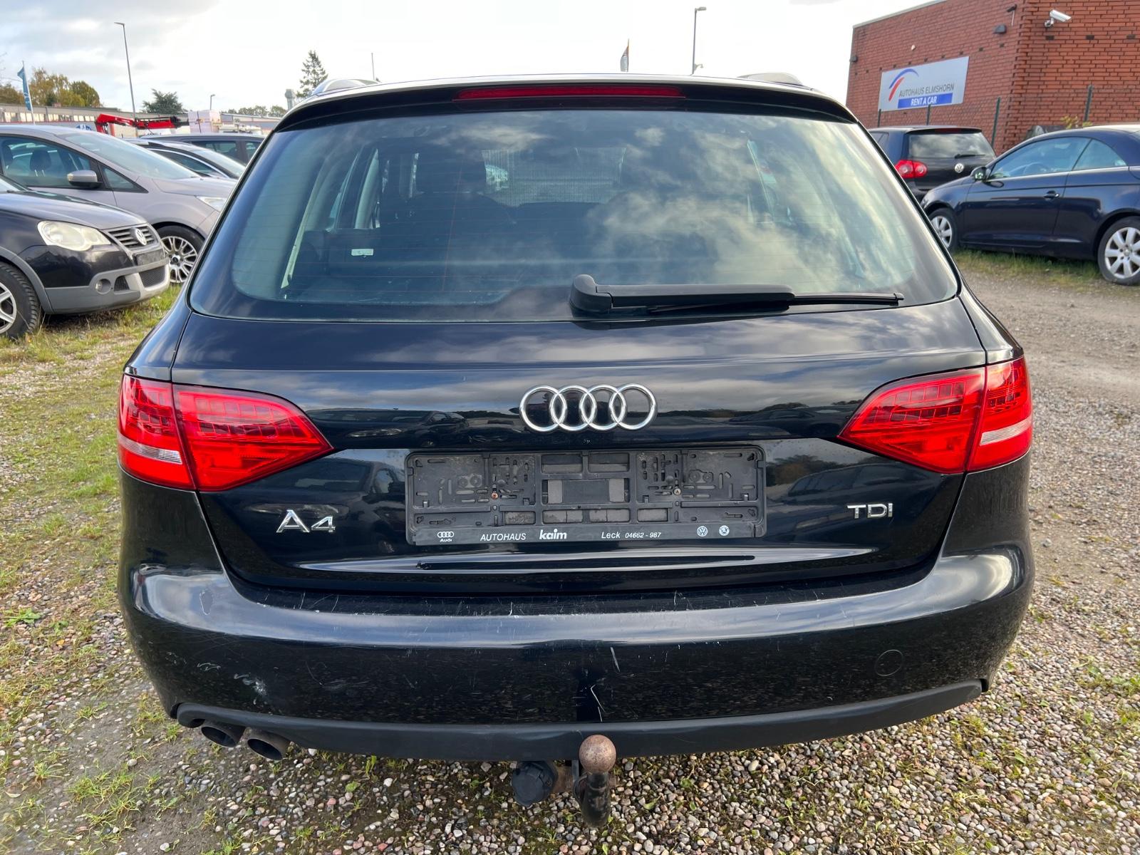 Audi A4 2011 — photo 18