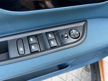 Fiat Grande Panda La Prima Elektro SHZ LHZ LED NAV