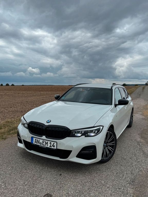 Image of BMW 320