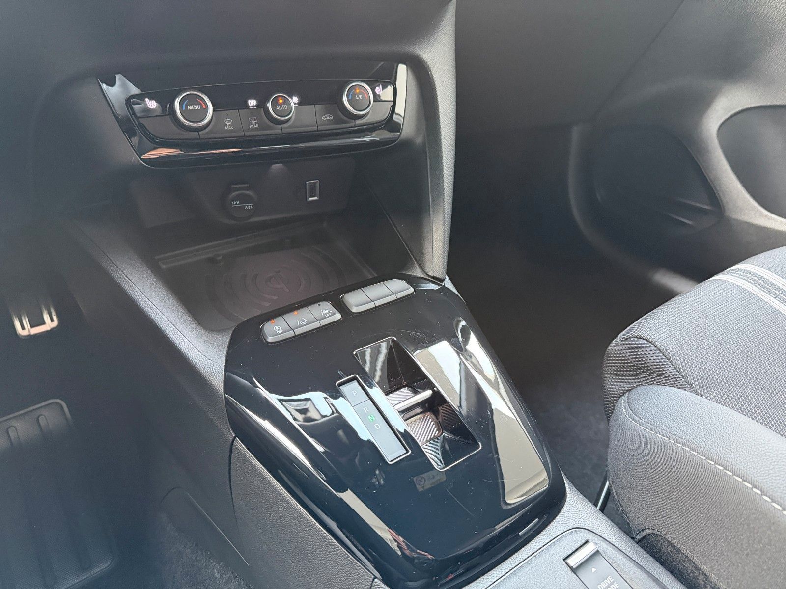 Fahrzeugabbildung Opel Corsa F 1.2 Turbo GS Kamera,LED,Navi,SHZ,Keyless