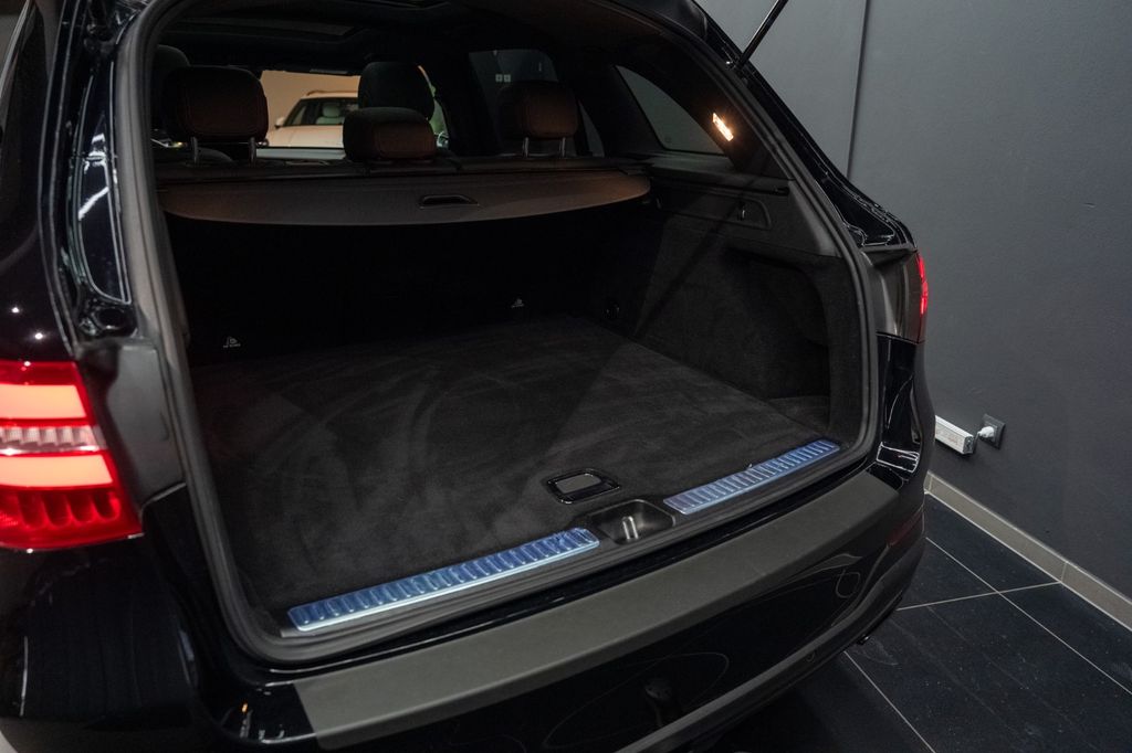 MERCEDES-BENZ GLC 43 AMG*PANO*AHK*BURM*ACC*MEMORY*Keyless* MERCEDES-BENZ GLC 43 AMG*PANO*AHK*BURM*ACC*MEMORY*Keyless*