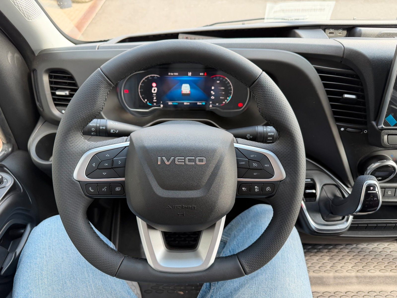 Fahrzeugabbildung Iveco Daily 35C21 HA8 *R4.100mm*AHK*Automatik*LED*