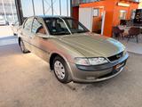 Opel Vectra B Lim. 1.6 Velours Servo Zentral - Opel aus 1997