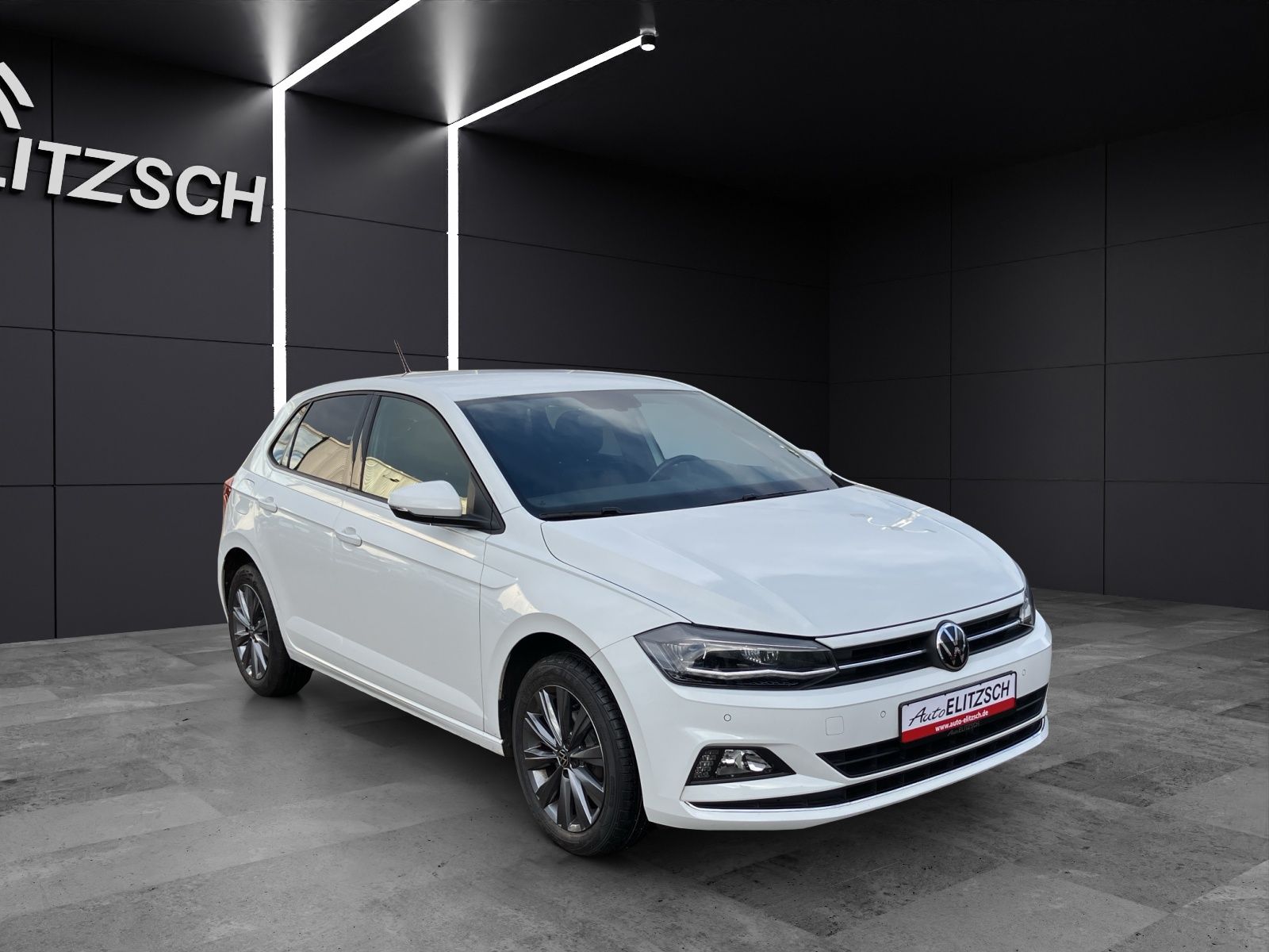 Fahrzeugabbildung Volkswagen Polo TSI Highline DSG LED ACC 16" SHZ Navi AppCo