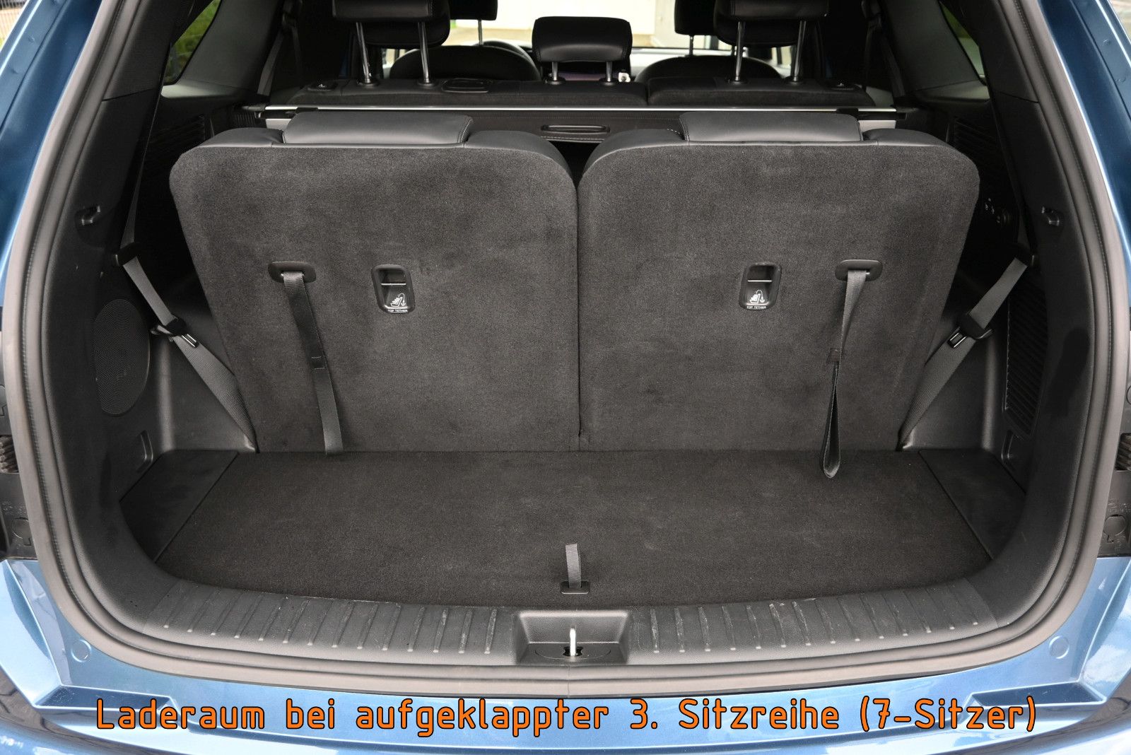 Fahrzeugabbildung Kia Sorento 2.2 CRDi AWD Platinum °AHK°7-SITZE°HUD°