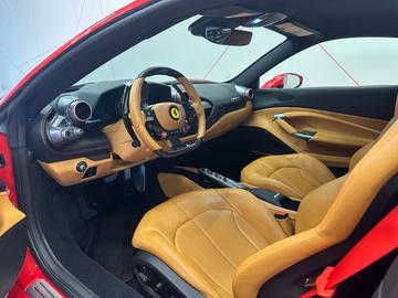2020 Ferrari F8 — фото 8