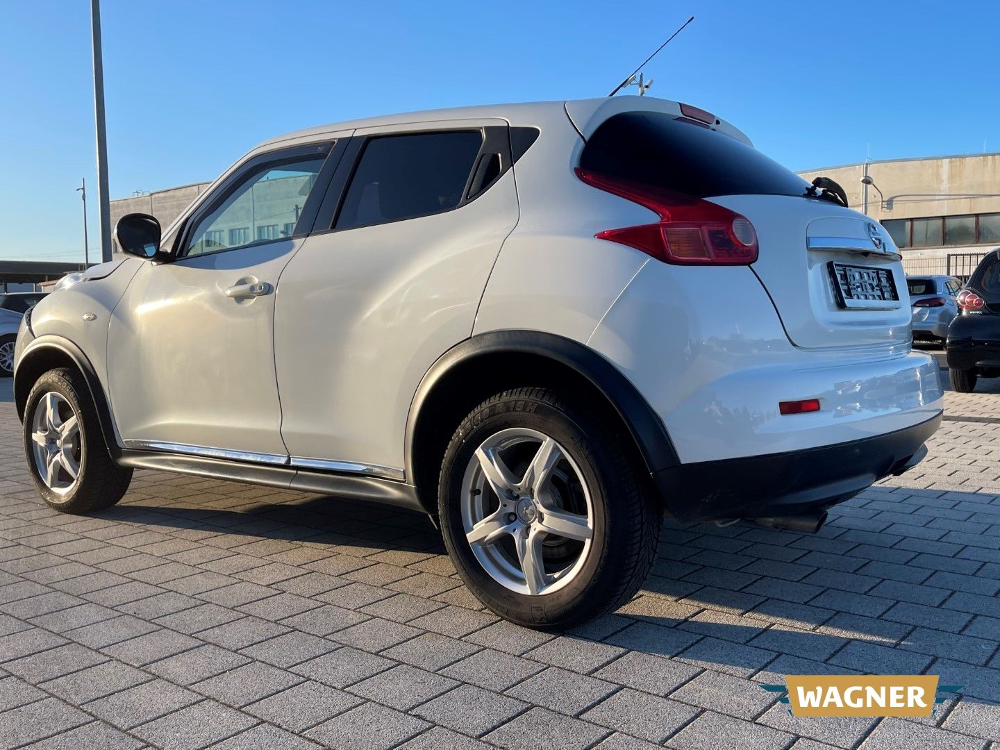 Fahrzeugabbildung Nissan Juke Acenta Rückfahrkamera leichter Frontschaden