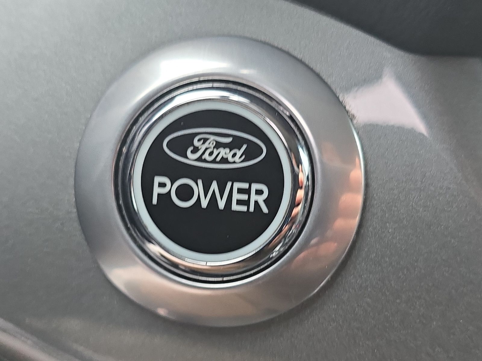 Fahrzeugabbildung Ford Grand C-MAX Titanium 7-SITZER AUTOMATIK TEMPOMAT