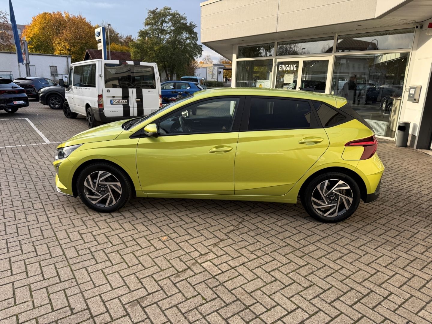 HYUNDAI i20 Select Family Navi Apple CarPlay Android Aut - Image 3