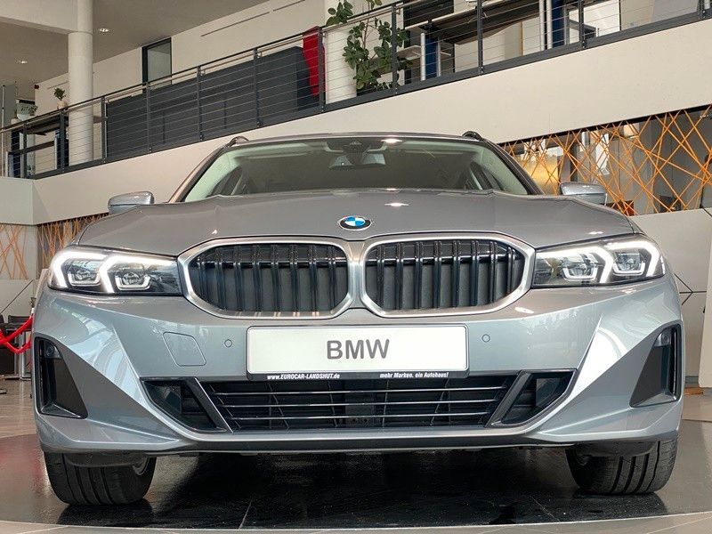 BMW 320d Touring xDrive Curved DrivingA. DAB Shz LED foto 5