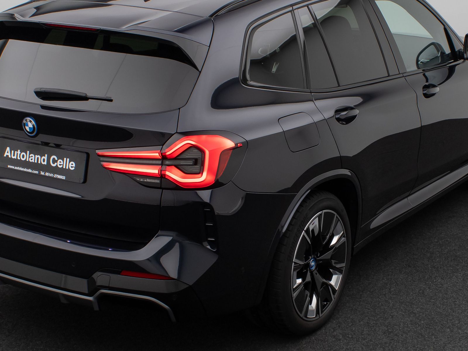 Fahrzeugabbildung BMW iX3 Impressive M Sport Panorama 360°HUD DAB H/K