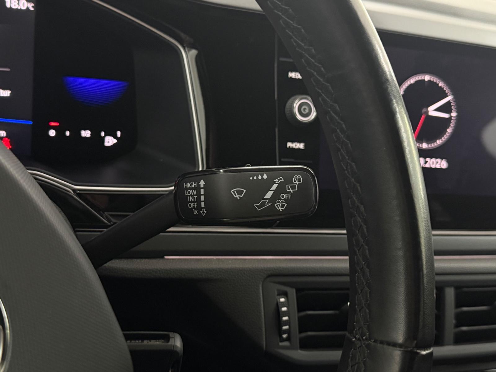Volkswagen Taigo R-Line 1.5 TSI*SHZ*Digital-Cockpit*Kamera