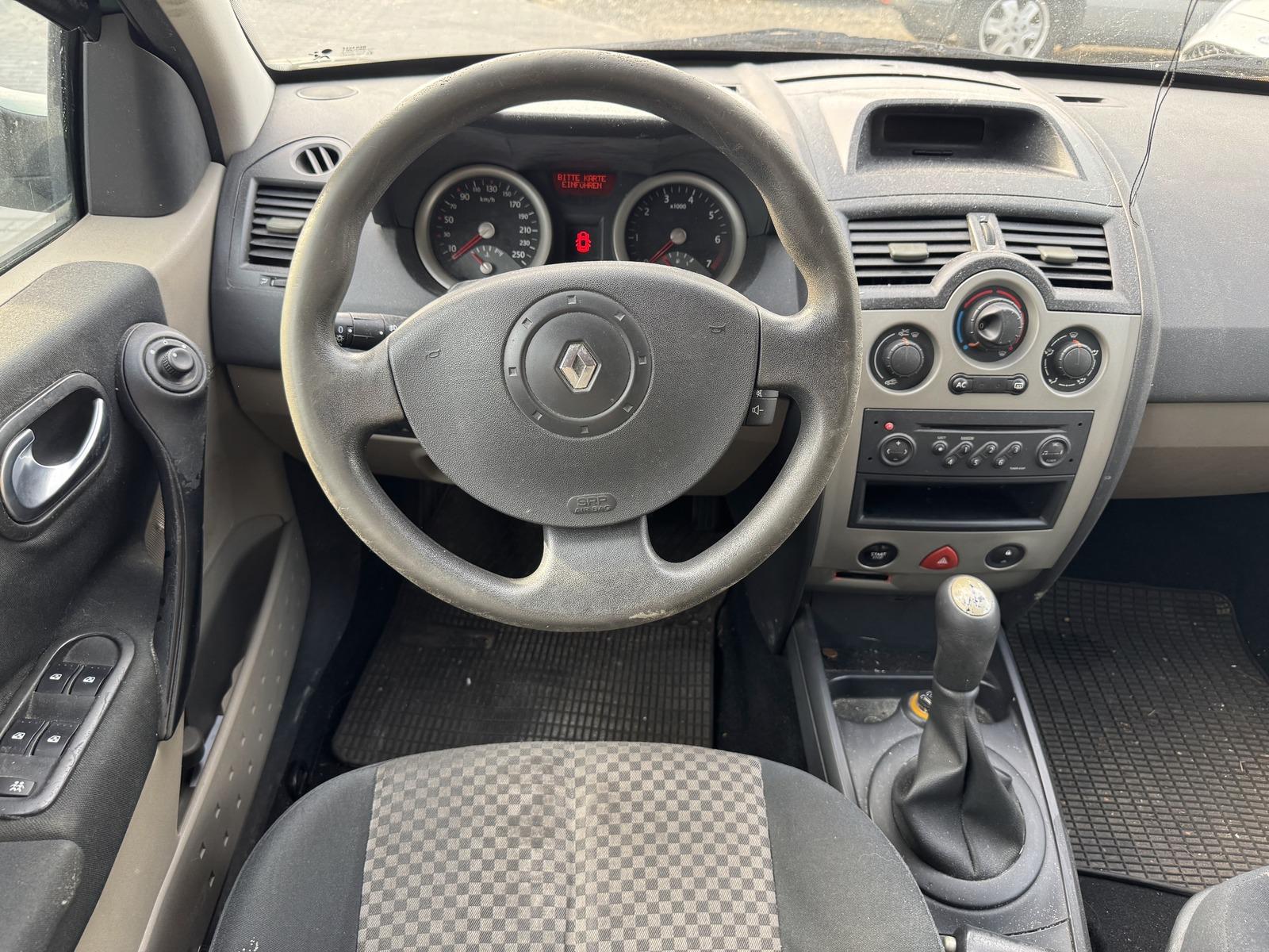 Renault Megane 2004 — photo 7