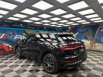 Audi Q8 - 7