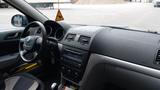 Skoda Yeti 2.0 TDI 4x4 Ambition AHK Pano 140 PS - silberne Skoda Yeti