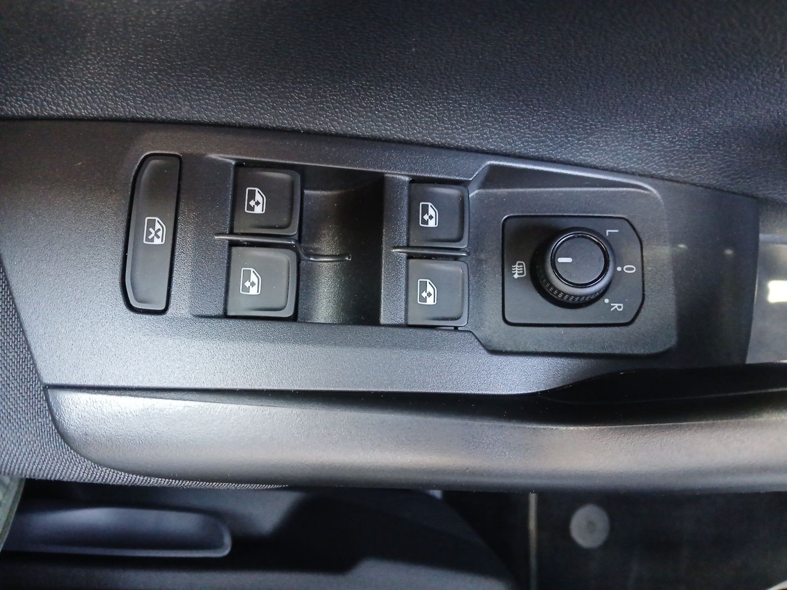 Fahrzeugabbildung Volkswagen Polo Comfortline 1.0 TSI Navi Klima PDC SH
