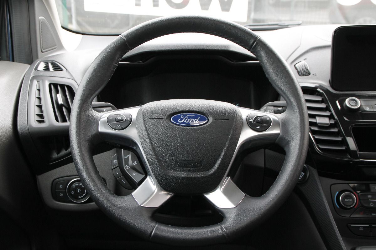 Fahrzeugabbildung Ford Tourneo Connect (CHC) Titanium