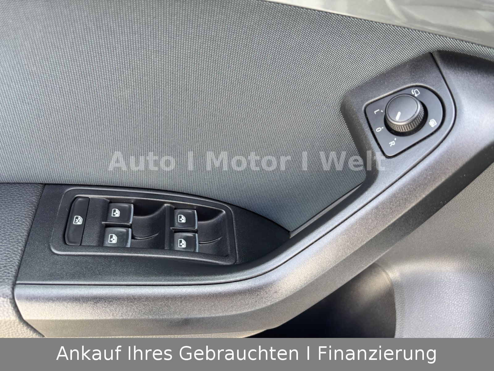 Fahrzeugabbildung SEAT Ateca Style 1.Hand ACC/ALU/SHZ/NAV/APPLECARPLAY