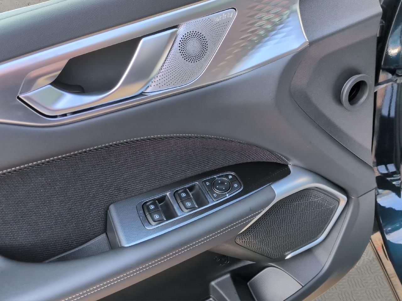 Fahrzeugabbildung GWM Wey 05 2.0 PHEV 350 kW AWD Premium