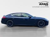 Porsche Panamera 4S - Porsche Panamera mit Benzin-Antrieb: Blau