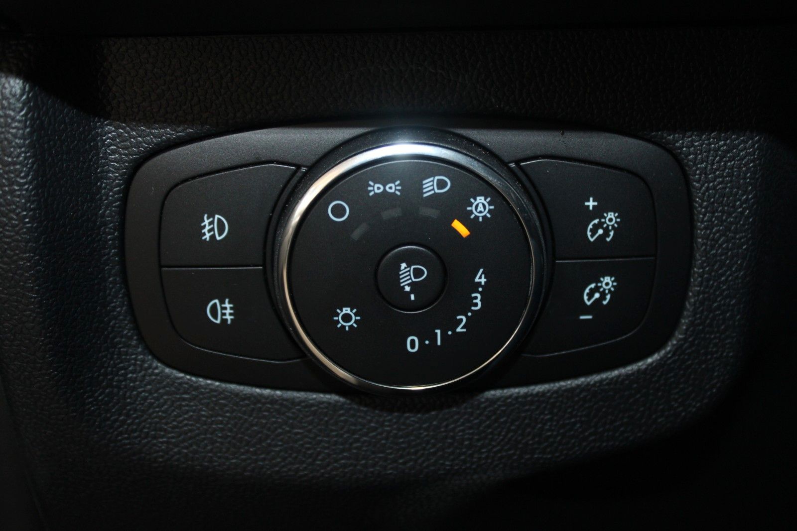 Fahrzeugabbildung Ford Transit Courier 1.5 EcoBlue TREND Kasten KLIMA