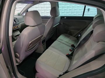 Volkswagen Golf - 8