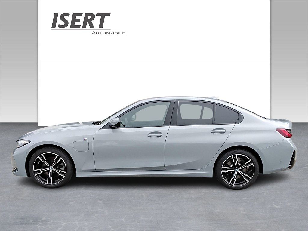 BMW 330 — fotografia 3