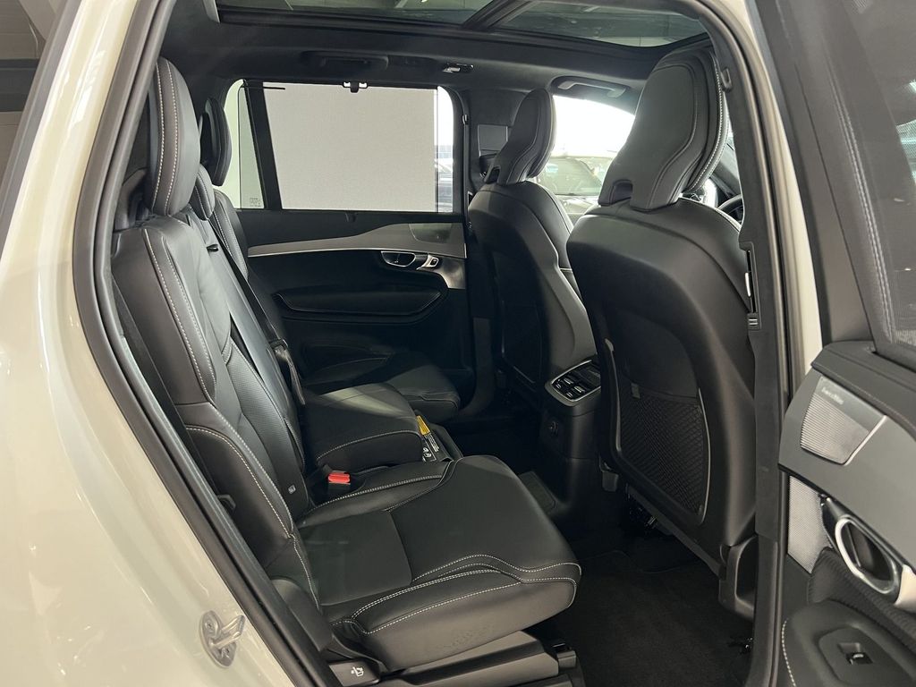 Volvo XC90 T8 Ultimate Dark Recharge AWD UPE101K B&W