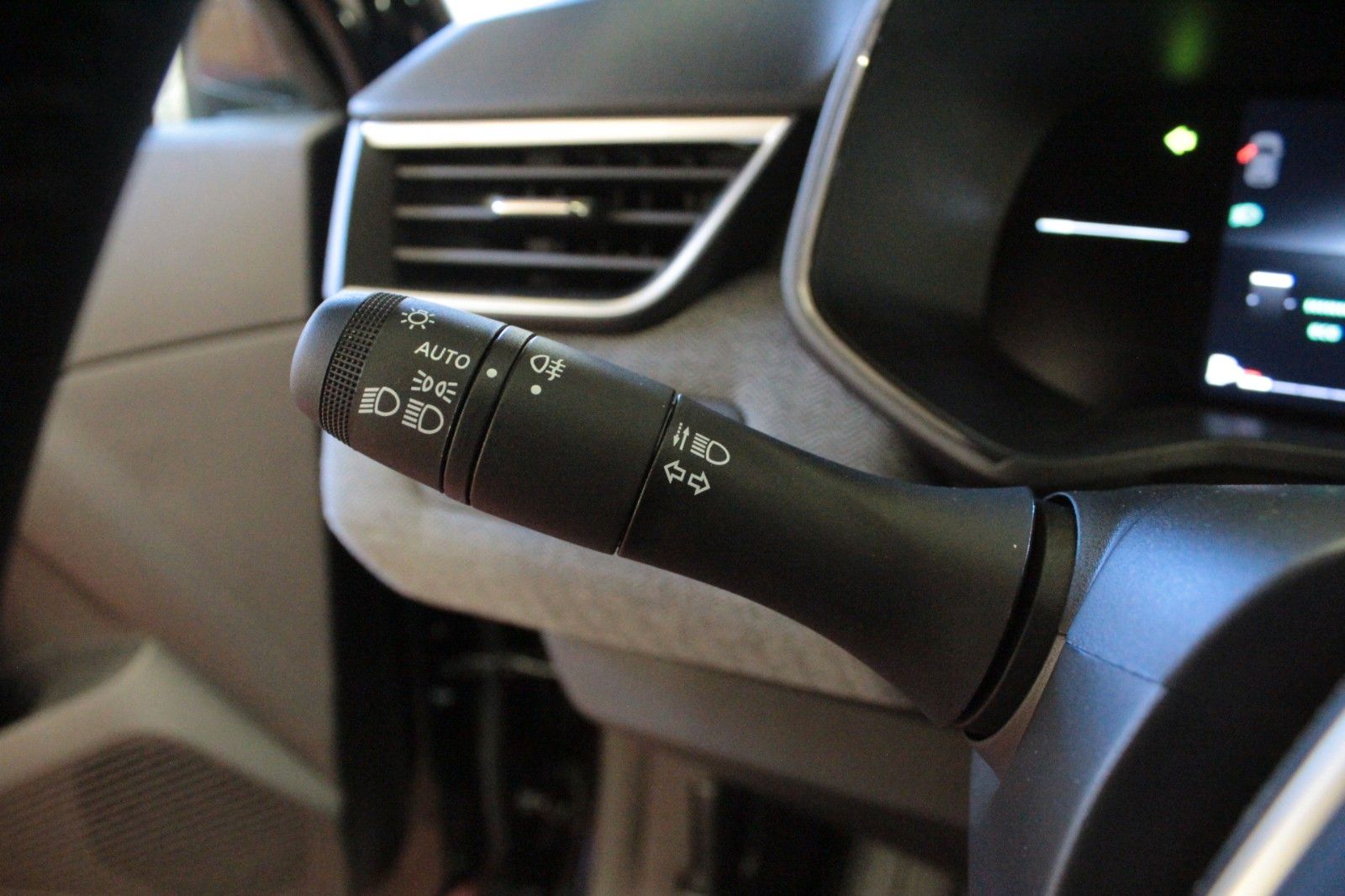 Fahrzeugabbildung Renault Clio TCe 90 Techno *Winter-*&*Look-Paket*