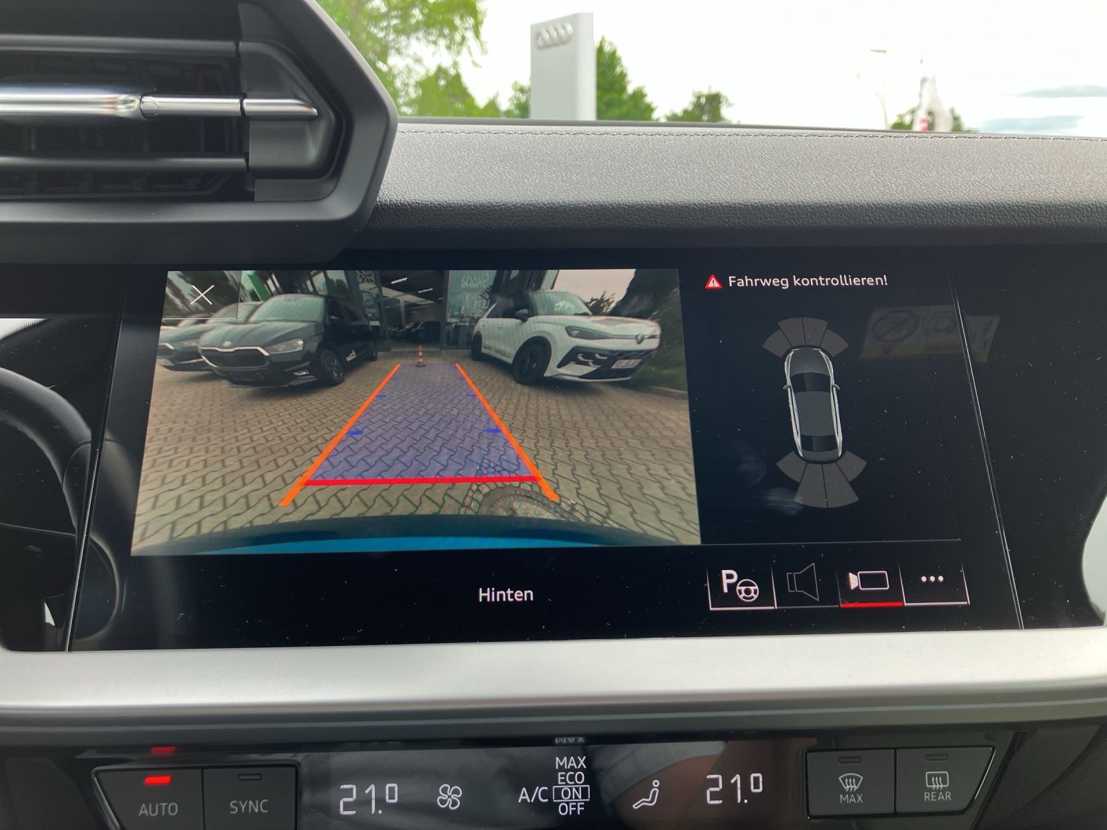 Fahrzeugabbildung Audi A3 Limousine 35 TFSI advanced MATRIX Navi ACC AH