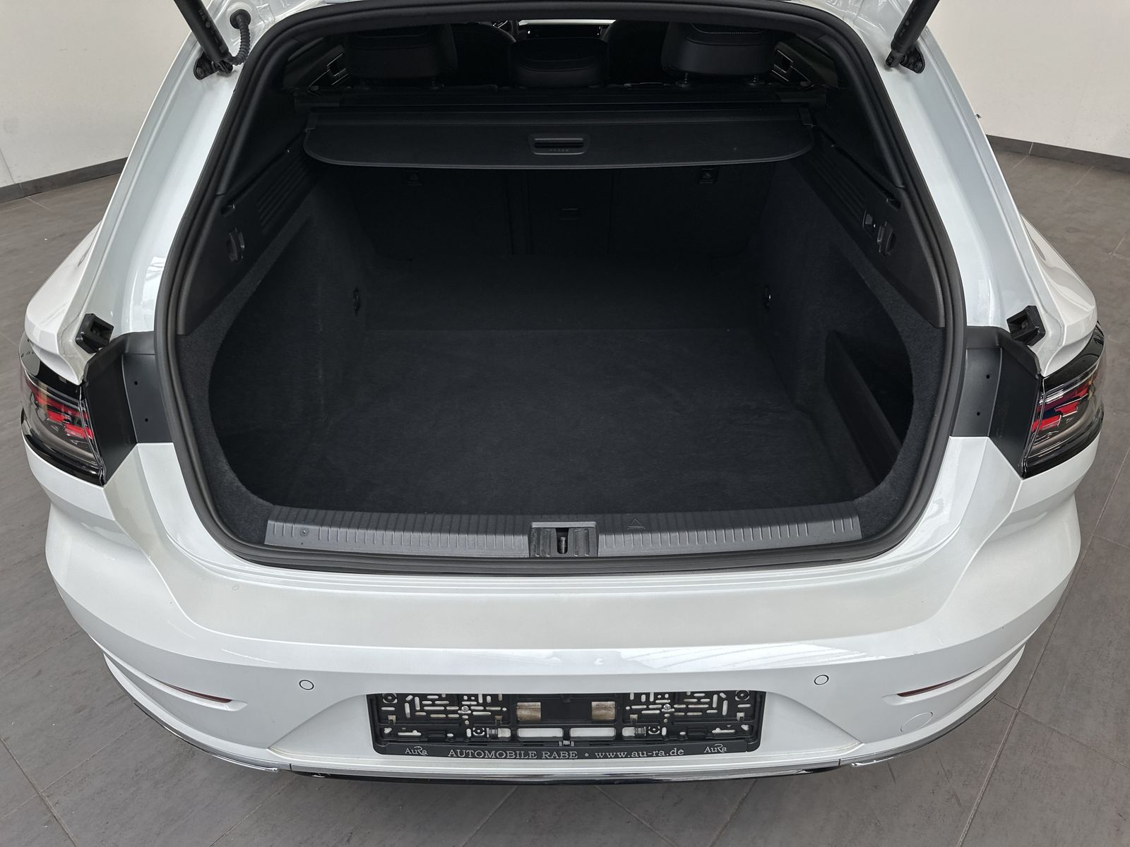 Fahrzeugabbildung Volkswagen Arteon R-Line NAV+MATRIX+PANO+ACC+AHK+360°+20ZO
