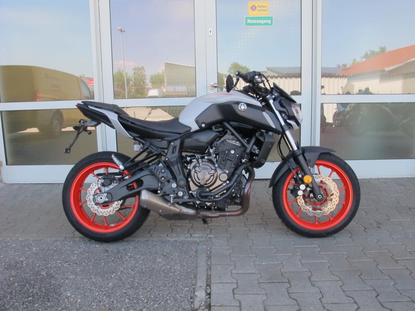 Yamaha MT 07  ** Top aus 1.Hand.    A2   **