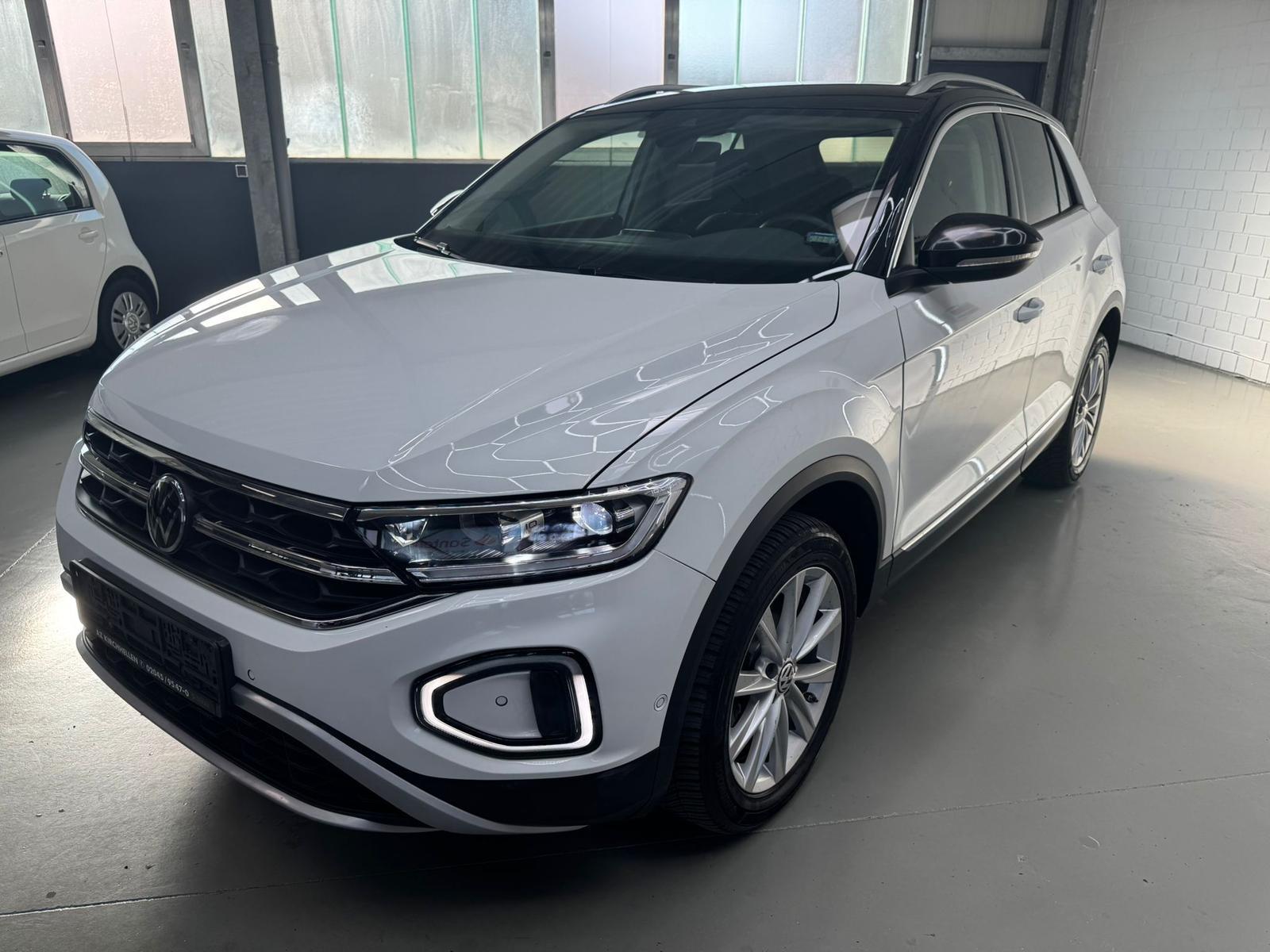 Volkswagen T-Roc Style 1.5 TSI ACT*KAMERA*LED*CARPLAY*AHK*