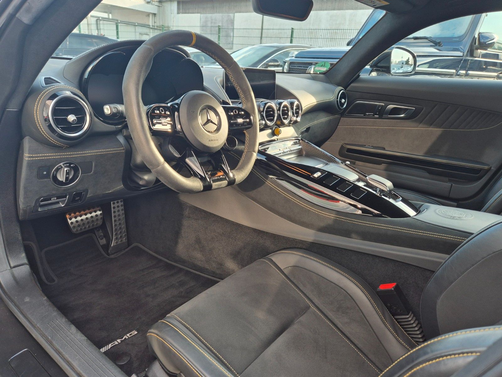 Fahrzeugabbildung Mercedes-Benz AMG GT R Designo Magno/Carbon/Burmester/1A