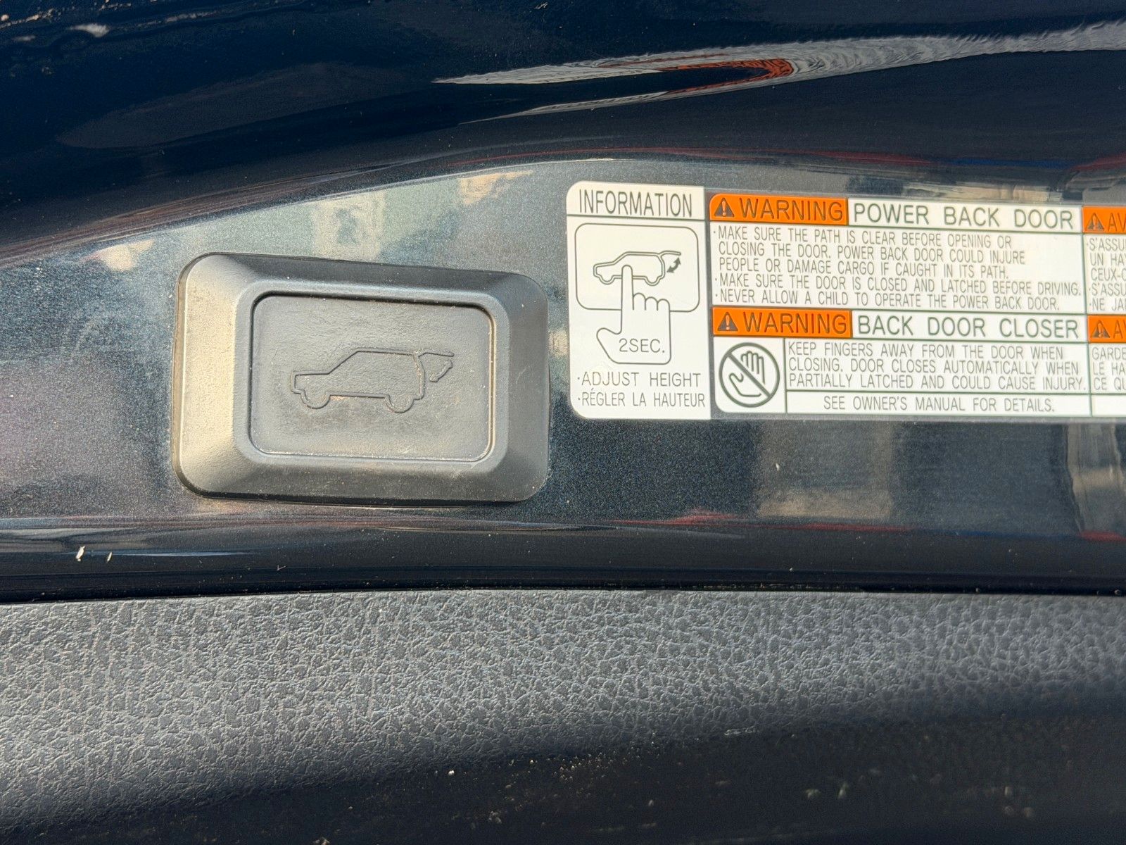 Fahrzeugabbildung Toyota RAV 4 2.5 Hybrid Executive 4x4 *Nav*AHK*LED*RFK*
