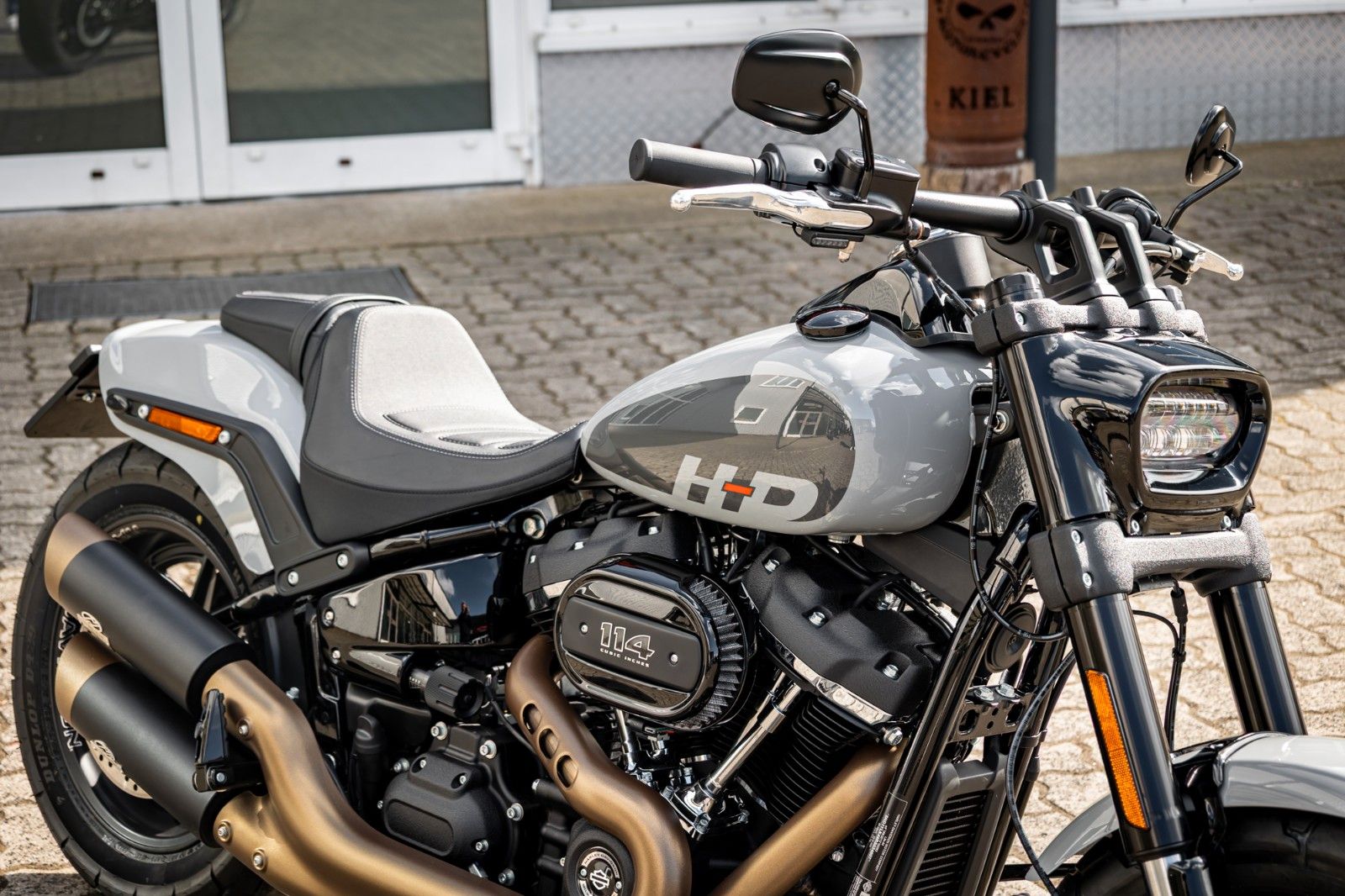 Fahrzeugabbildung Harley-Davidson FXFBS Fat Bob 114 CUI Softail - Jekill & Hyde