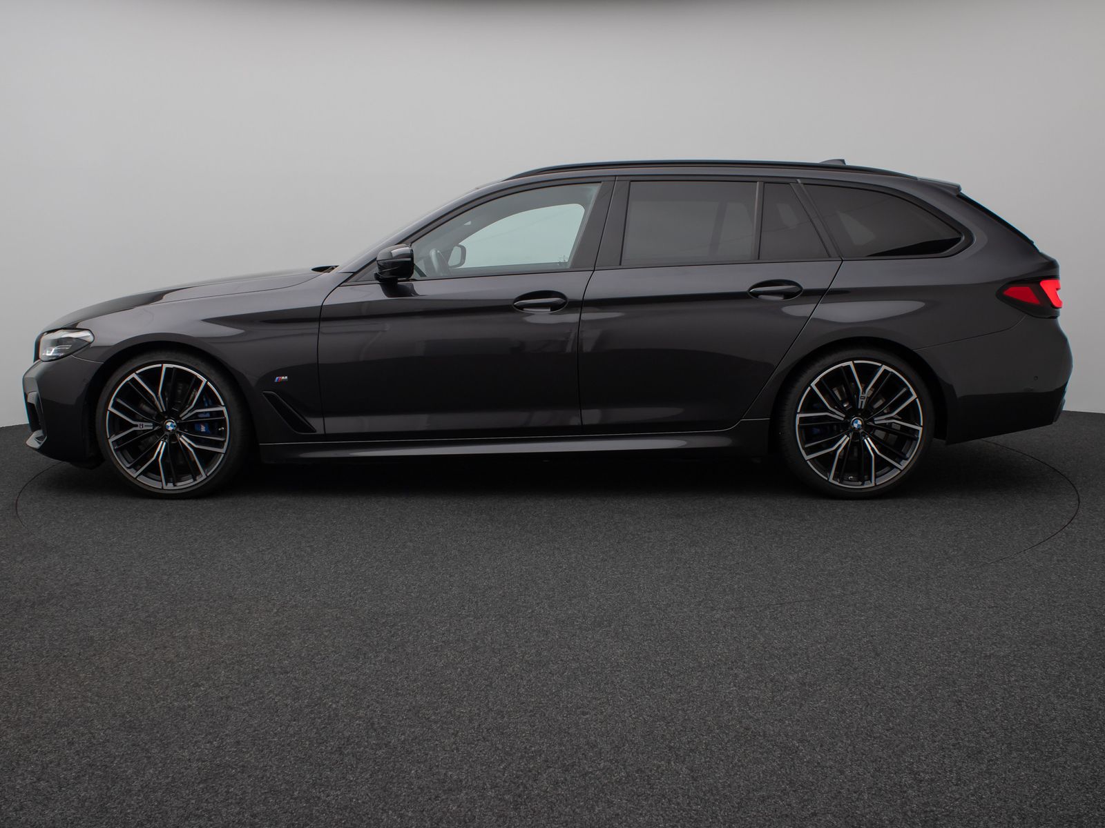 Fahrzeugabbildung BMW 530d xD M Sport DAB CockPitPro PDC Alarm 20Zoll