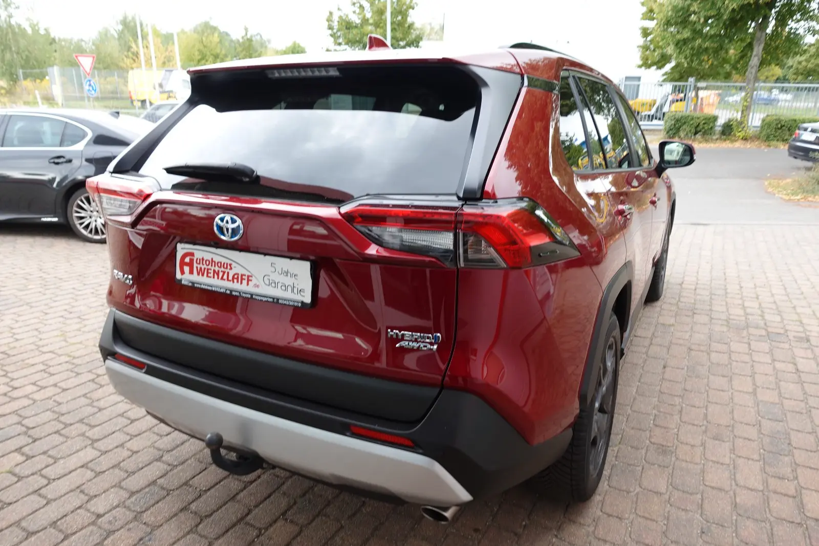 Toyota RAV 4 2.5 Hybrid Lounge Allrad 5J Garantie