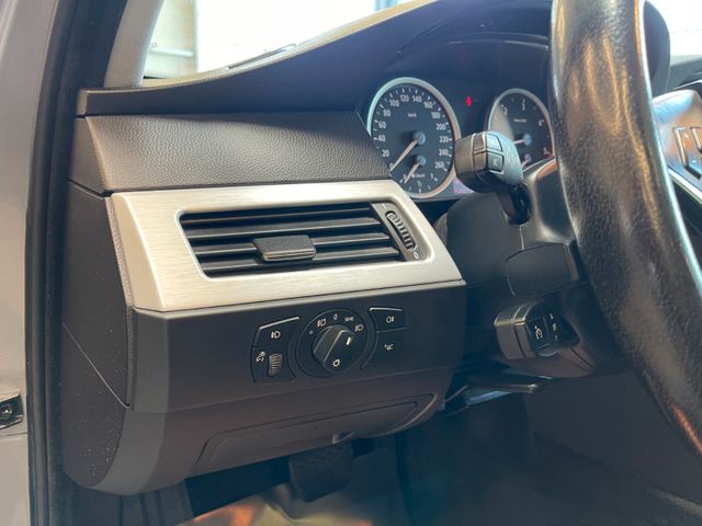 BMW 530 Touring 530d xDrive *HUD*NAVI*LEDER*PANO*SZH