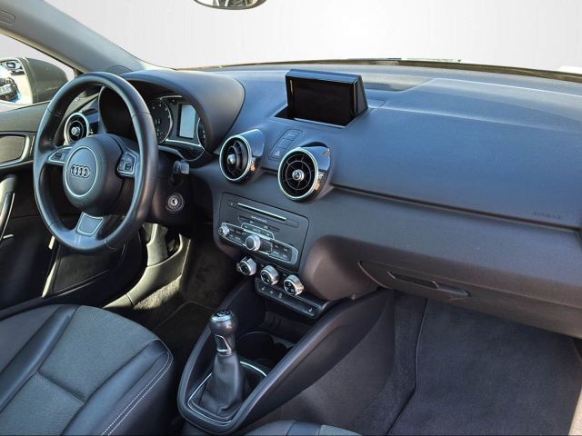 A1 1.0 TFSI ULTRA SPORT+XENON+SHZ+PDC