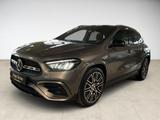 Mercedes-Benz GLA 180 AMG ACC AHK AUT DynLicht Fernlichtass. - Mercedes-Benz GLA 180: Scheckheftgepflegt