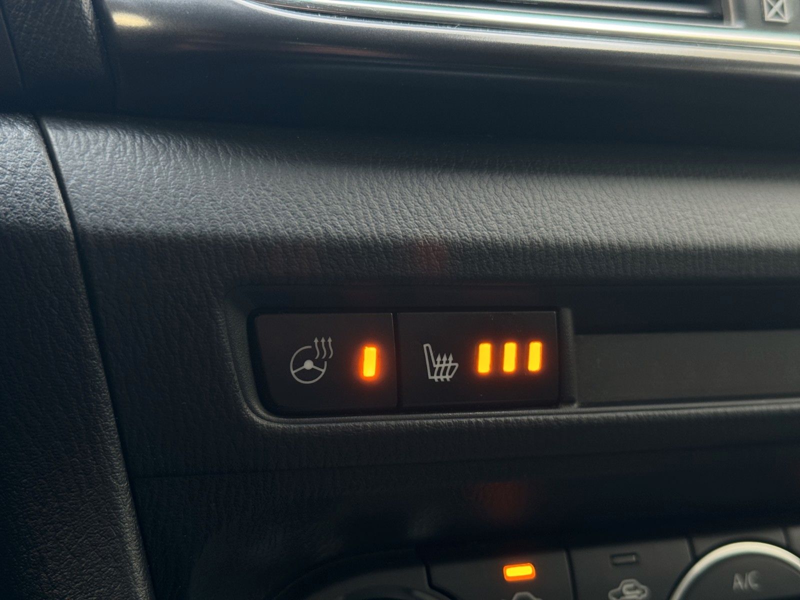 Fahrzeugabbildung Mazda 3 Lim. Sports-Line/Bose/LED/Kamera/Head-Up