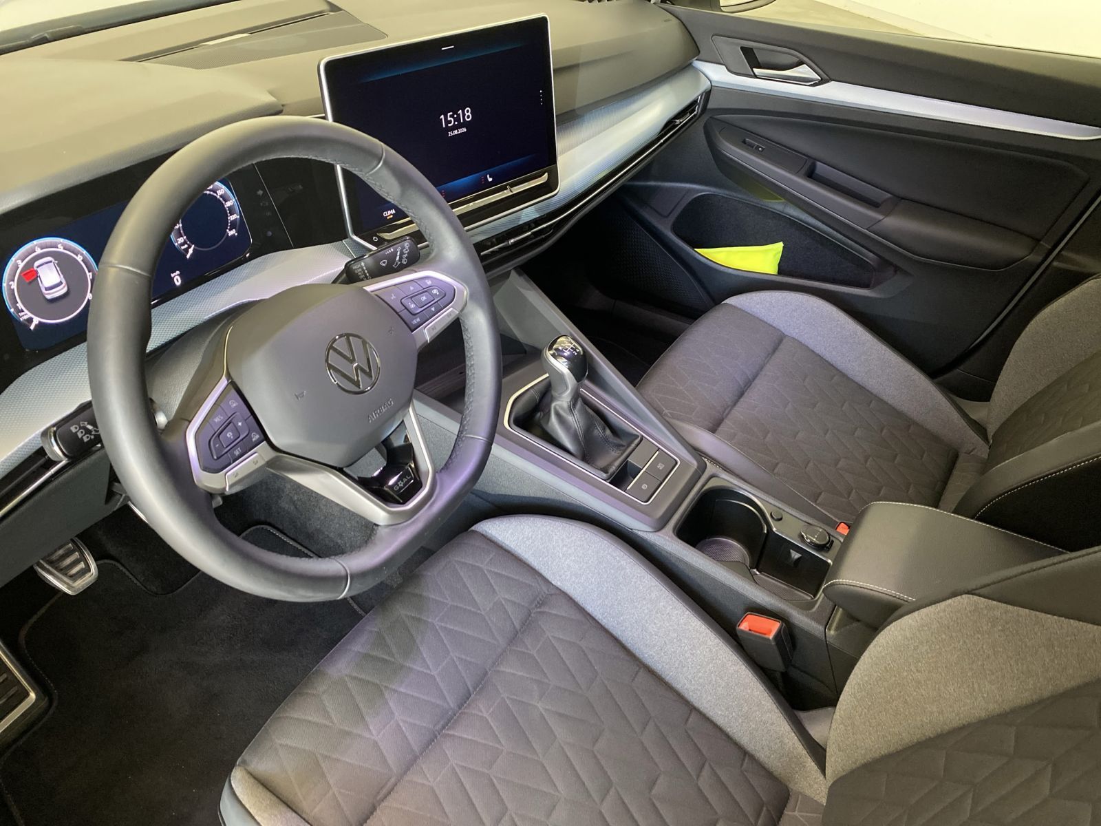 Volkswagen Golf VIII 1.5 TSI Goal ACC LED Kamera Navi SHZ foto 5