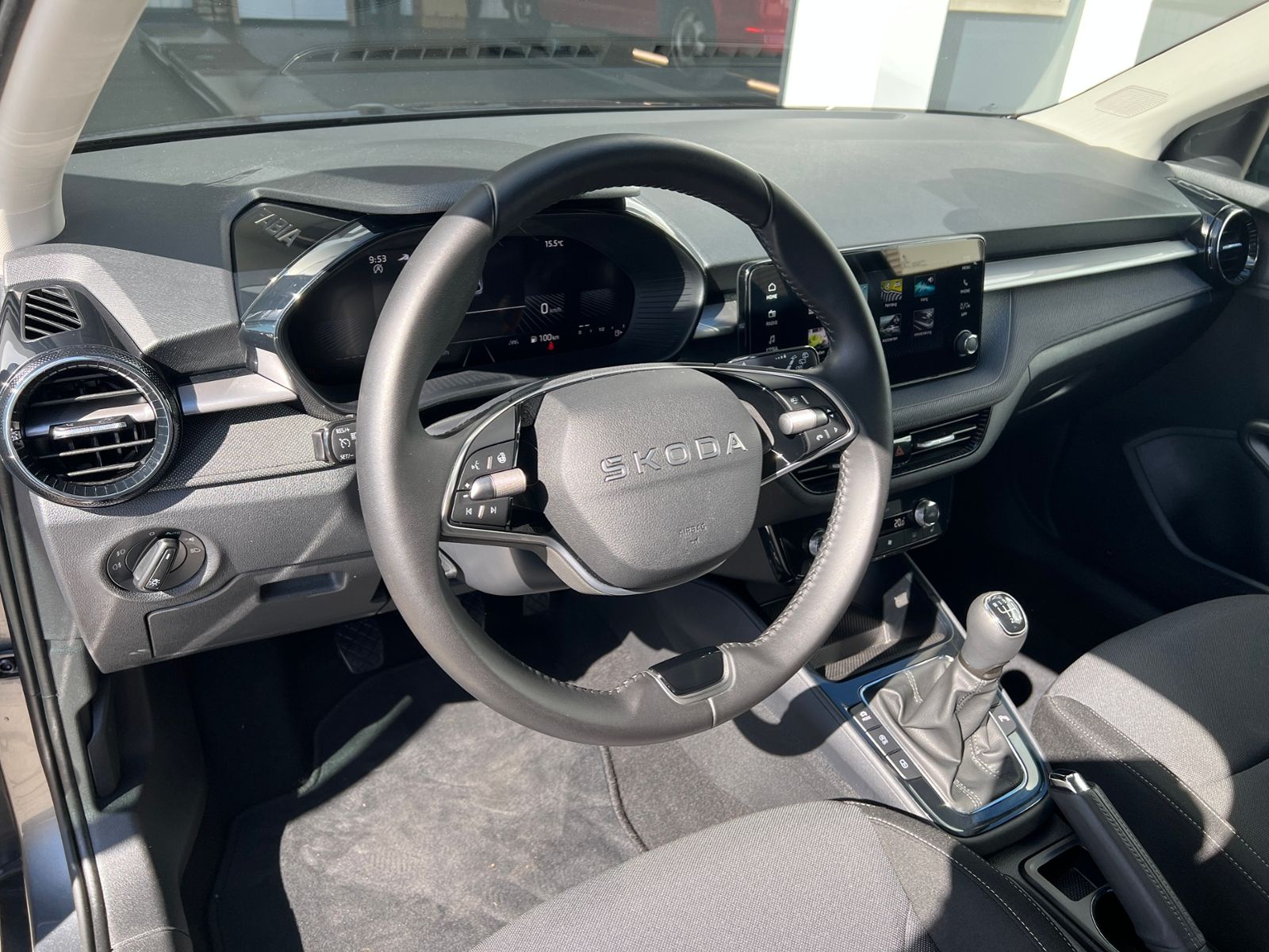 Fahrzeugabbildung SKODA Fabia Selection Tour 1.0 TSI *Vorb. AHK, LED, Ka