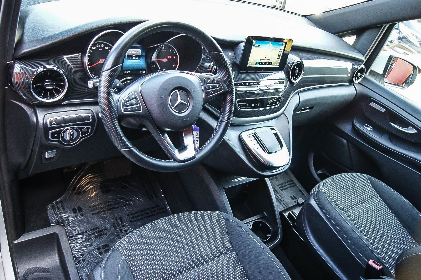 Fahrzeugabbildung Mercedes-Benz V 250 d EDITION AMG MBUX 7-SITZE IQ-LED KAMERA