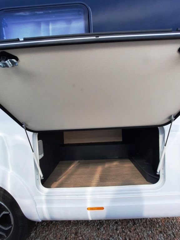 Fahrzeug Übersicht 18 Fahrzeugabbildung Hobby MAXIA T 740 WE Verfüg./Sparen Sie 12.579,- €