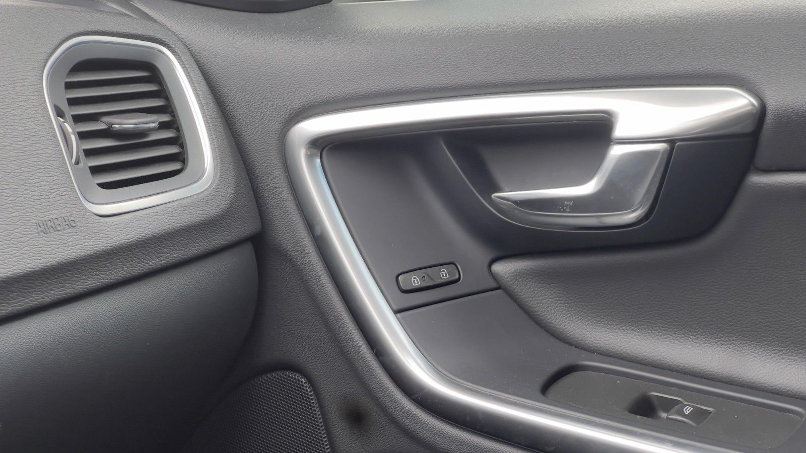 Fahrzeugabbildung Volvo V60 Kombi Summum AWD*Mietkauf*GSD*TEMP*RFK*