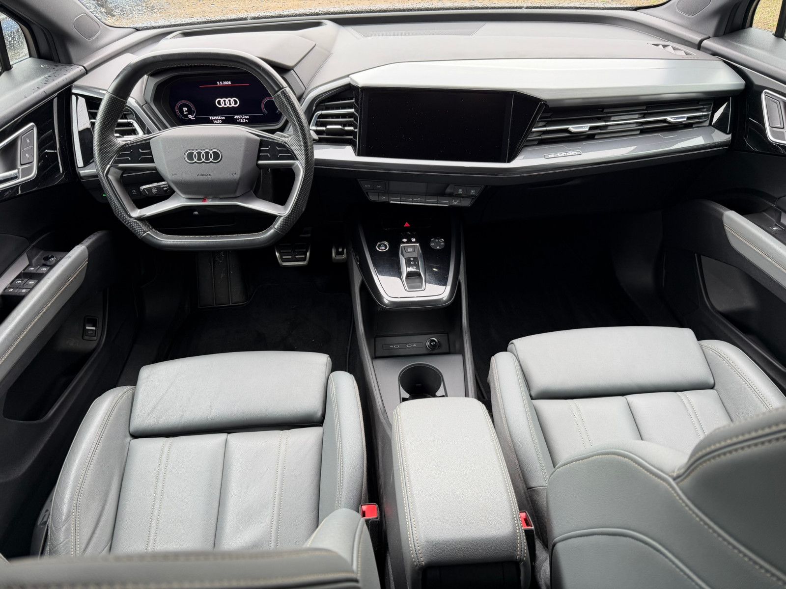 Fahrzeugabbildung Audi Q4 e-tron Sportback 50 Edition One quattro 220KW